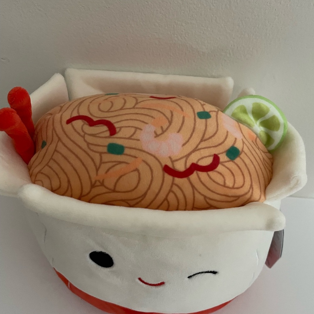 SALE! Squishmallow Daly the Take Out Noodle, 8”, NWT, Perfect Gift - Picture 4 of 5